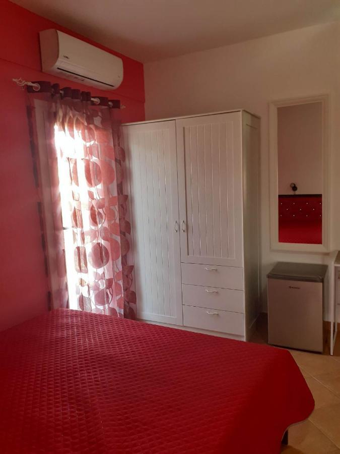 Guest House Krishen Permet Exterior photo